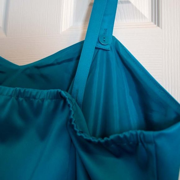 Dress - Picture 2 of 6